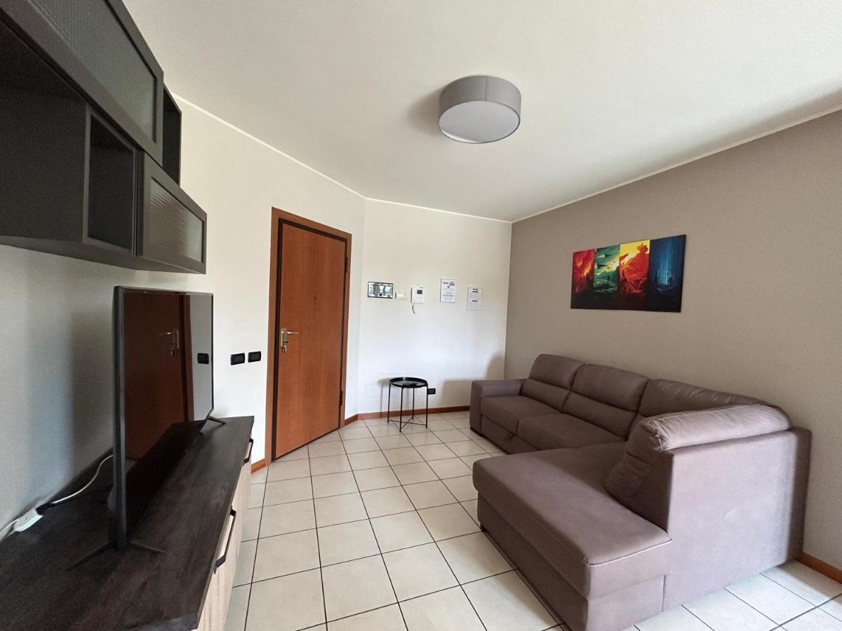 Appartamento Mimosa - Immobili E Soluzioni Rent Брембате Екстер'єр фото